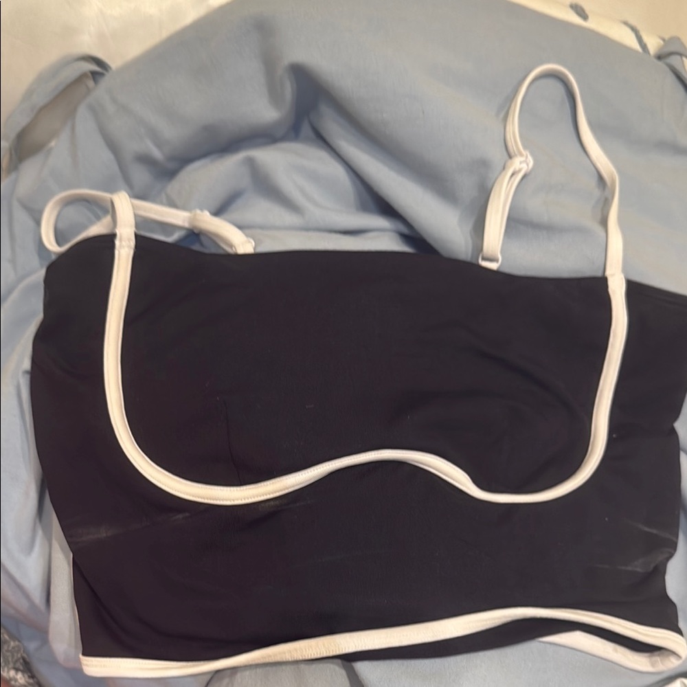 ALO Yoga Black and White Crop Top